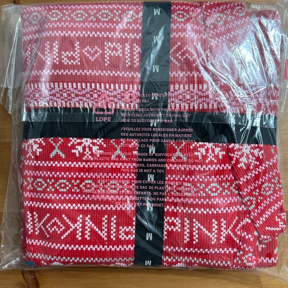 PINK by Victoria’s Secret Thermal Pajama Set in red fair isle - Picture 2 of 4